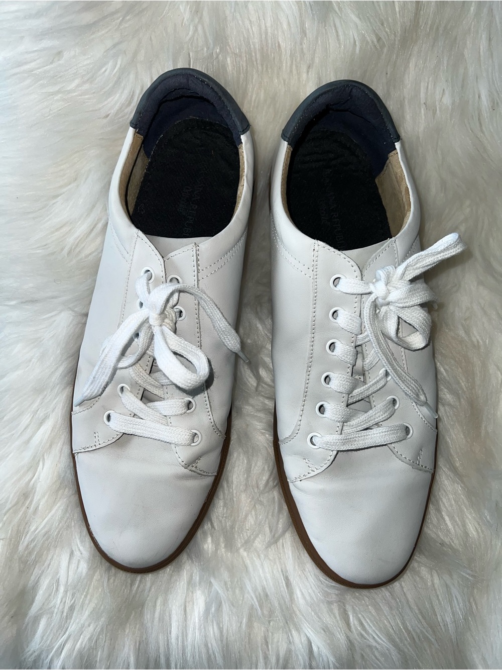 Banana Republic White Leather Low-Top Lace-Up Sneakers